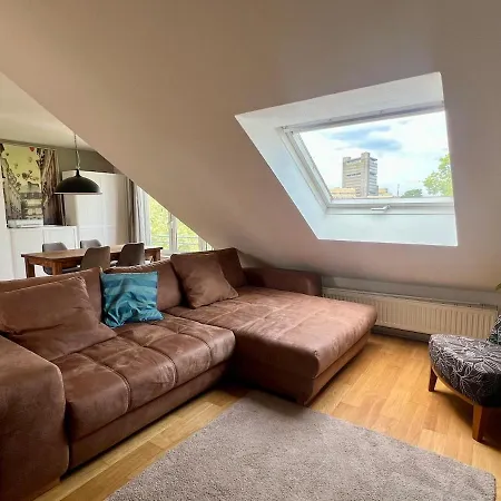 Apartamento Gemuetliche Dachwohnung Mit Kleinem Domblick *